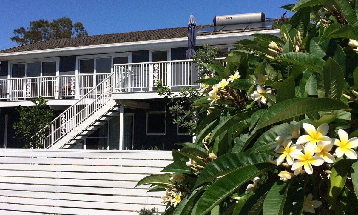 Budgewoi House | Budgewoi Blue Beach House