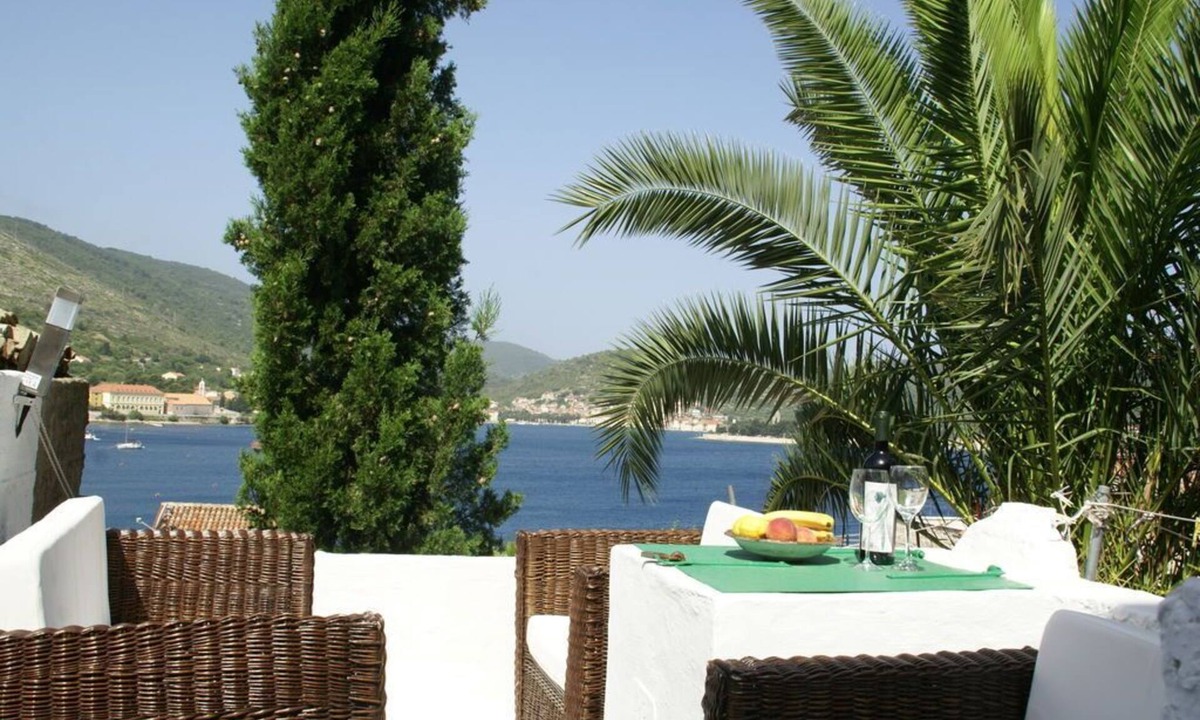 Vis Apartment | Buena Vista Apartments, A Room With the Sea View