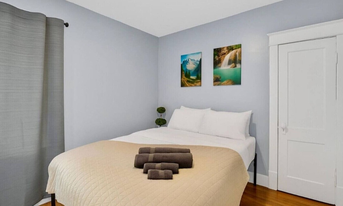 Lackawanna Apartment | Buffalo 3BR Apt | Wheelchair Friendly