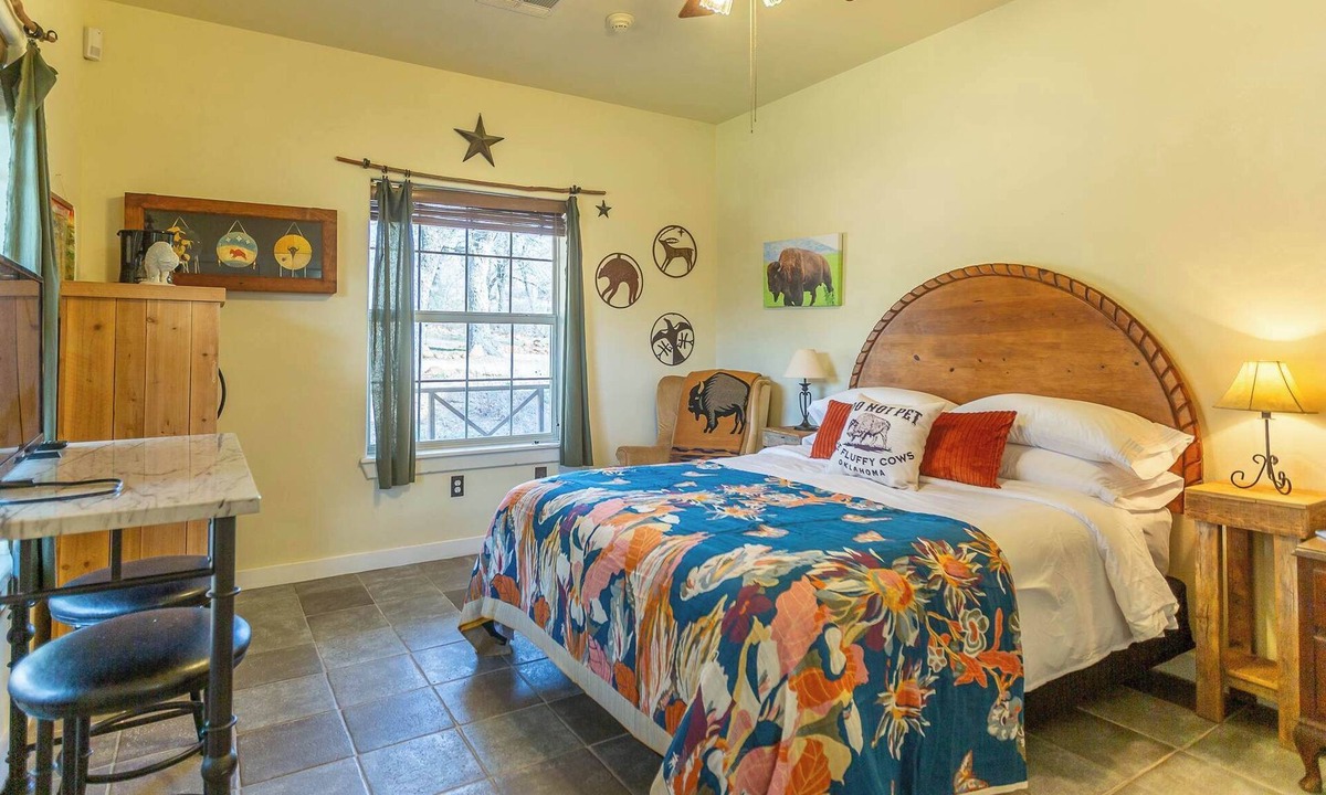 Medicine Park Apartment | Buffalo Spirit - Stardust Inn - Triple Z