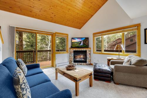 Fall River Estates Apartment | Bugle Pointe B23 by Estes Park Condos