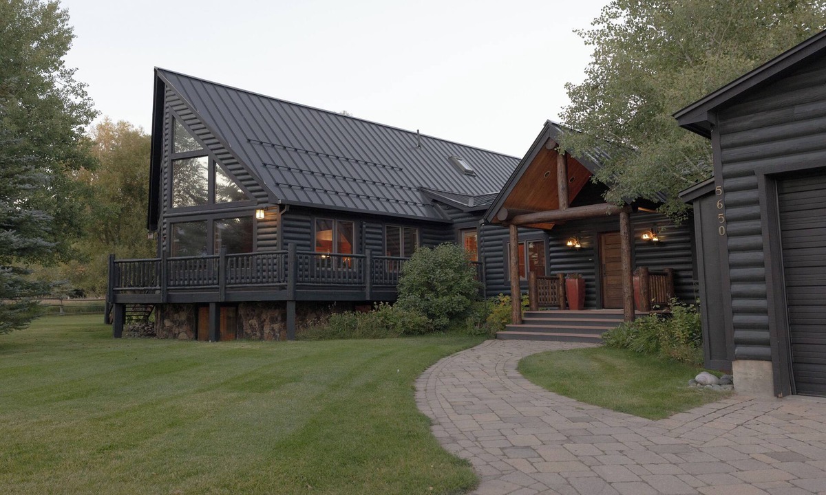 Jackson House | Bugling Elk Lodge North of Jackson. Spacious with Teton Views. 31 night min.
