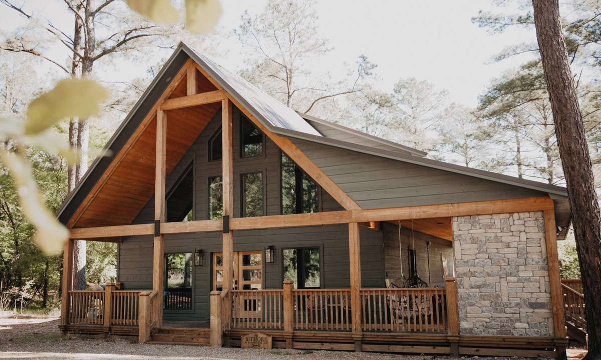 Hochatown Cabin | Build-Your-Own Mini Golf, Pool, Sauna, Games Galore - The Bitmore