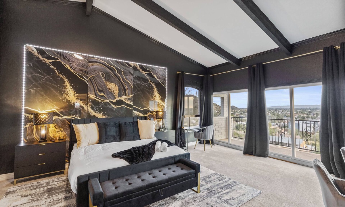 North Mountain House | Built Into A Mtn - Heated Pool & Lounge