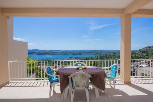 Meterize Apartment | Bulat Sea View Apartments