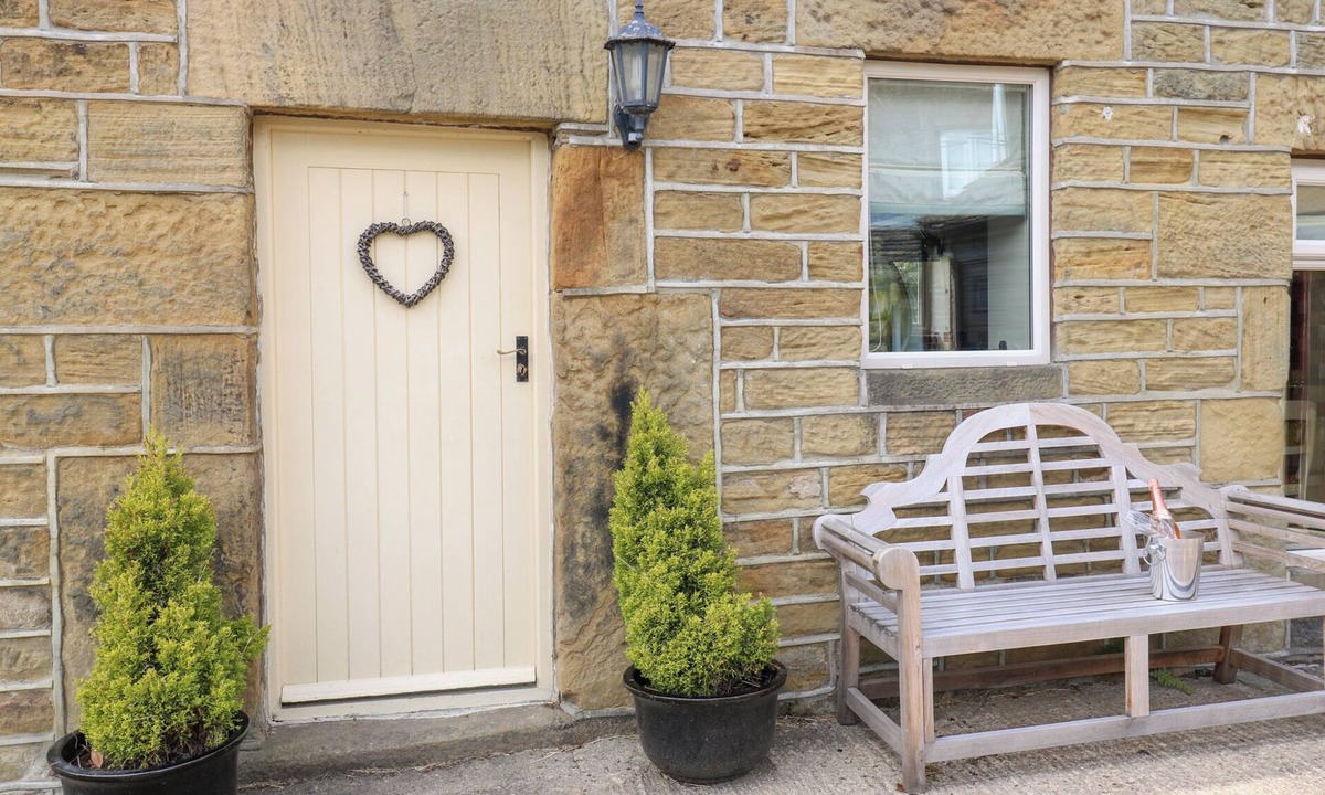 Millhouse Green Cottage | Bullace Barn