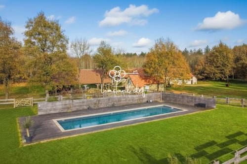Ferce-sur-Sarthe House | Bulle de calme bucolique - jardin & piscine privée