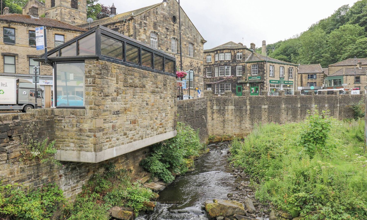 Honley Cottage | Bumble Cottage