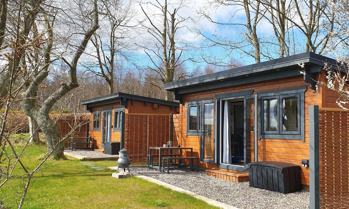 Forfar Cabin | Bumblebee Cabin at Redroofs