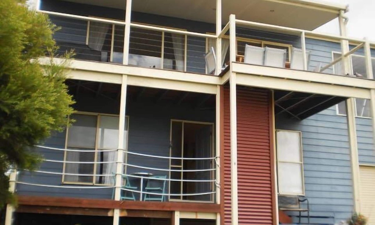 Lake Tyers Beach House | Bung Yarnda Lakeview House