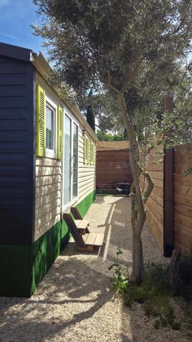 Chateauneuf-les-Martigues Apartment | Bungalow Privé - Calme - Climatisation - Parking gratuit
