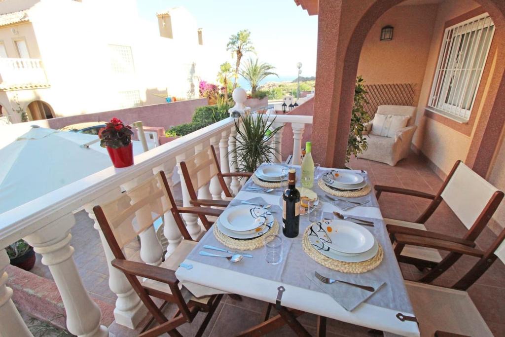 Gran Alacant Apartment | Bungalow con terraza, piscina y vistas al mar