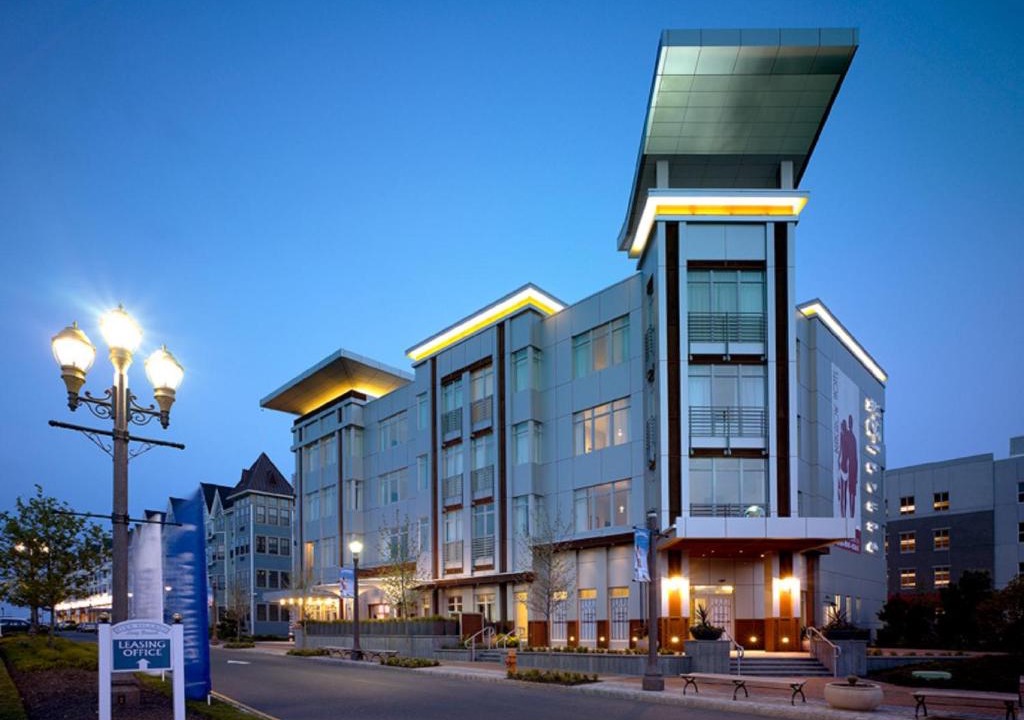 Long Branch Hotel | Bungalow Hotel
