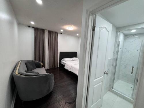 Courtice House | Bungalow house , full privacy , free parking
