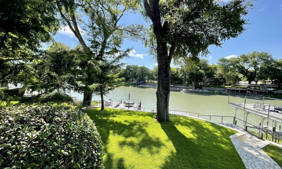 Seguin House | Bungalow on the Guadalupe River - Seguin, TX