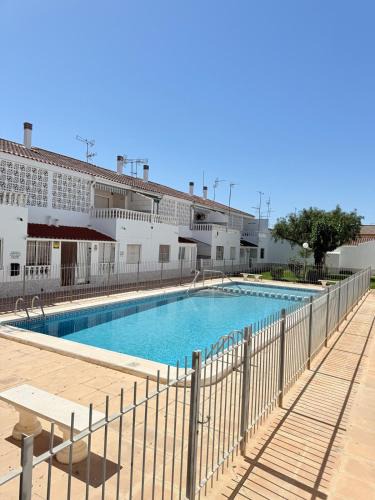 Santiago de la Ribera Villa | Bungalow with a pool and a terrace