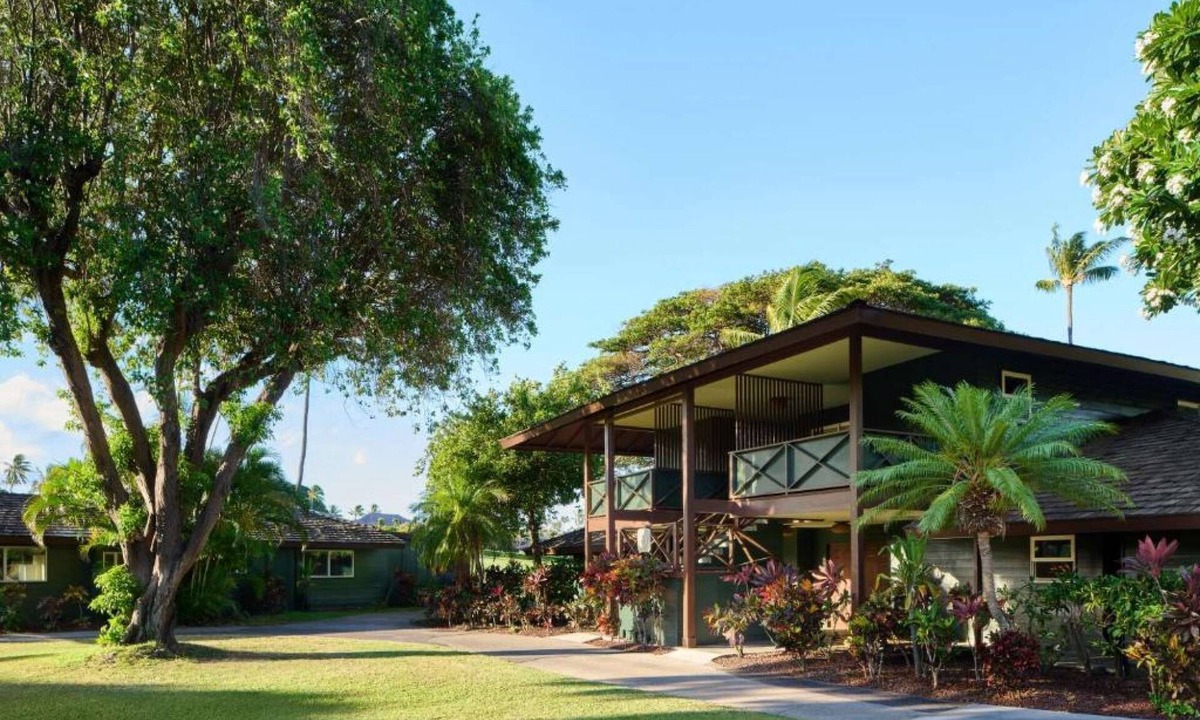 Kaanapali Hotel | Bungalow with Garden View + Kitchen + Pool Access