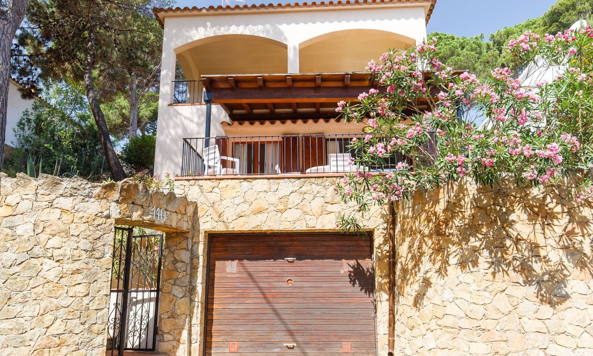 Pals Ski Chalet | Bungalow with pool access - 300 m Pals beach (CV 3H 624)