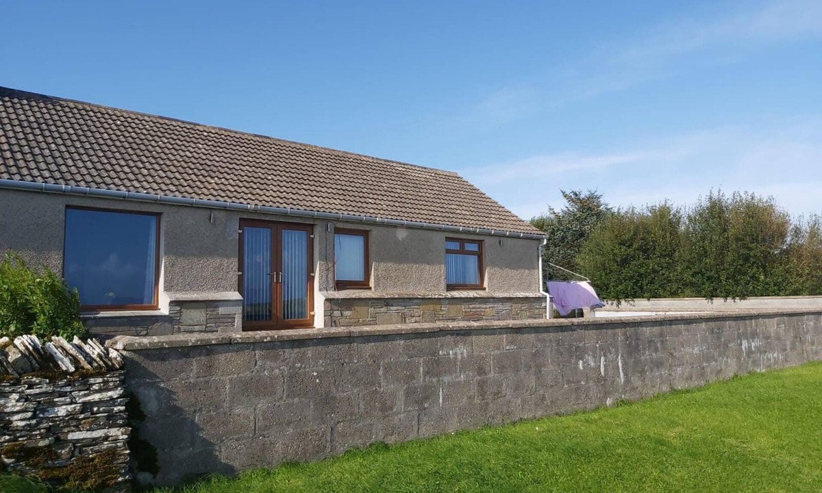 Thurso House | Bungalow with sea-view, near small town of Thurso.