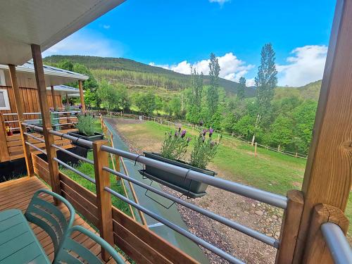 Castiello de Jaca Apartment | Bungalows Pirineo Jacetania 3000