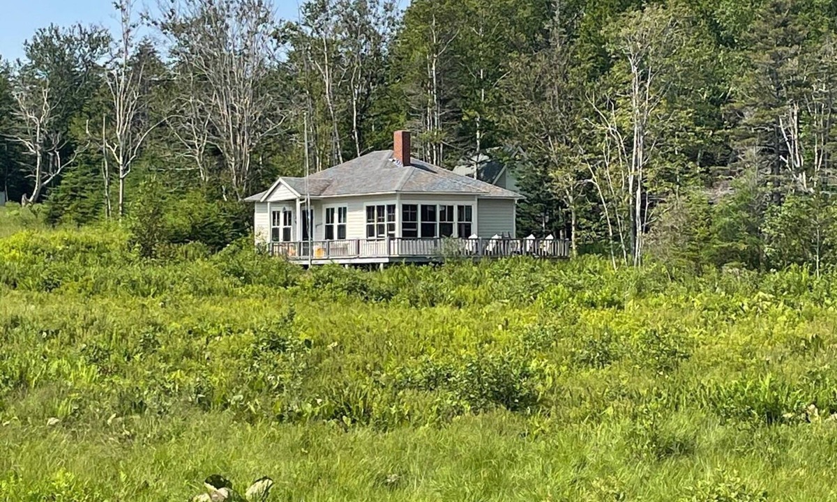 Islesford House | Bunkers Cove Cottage