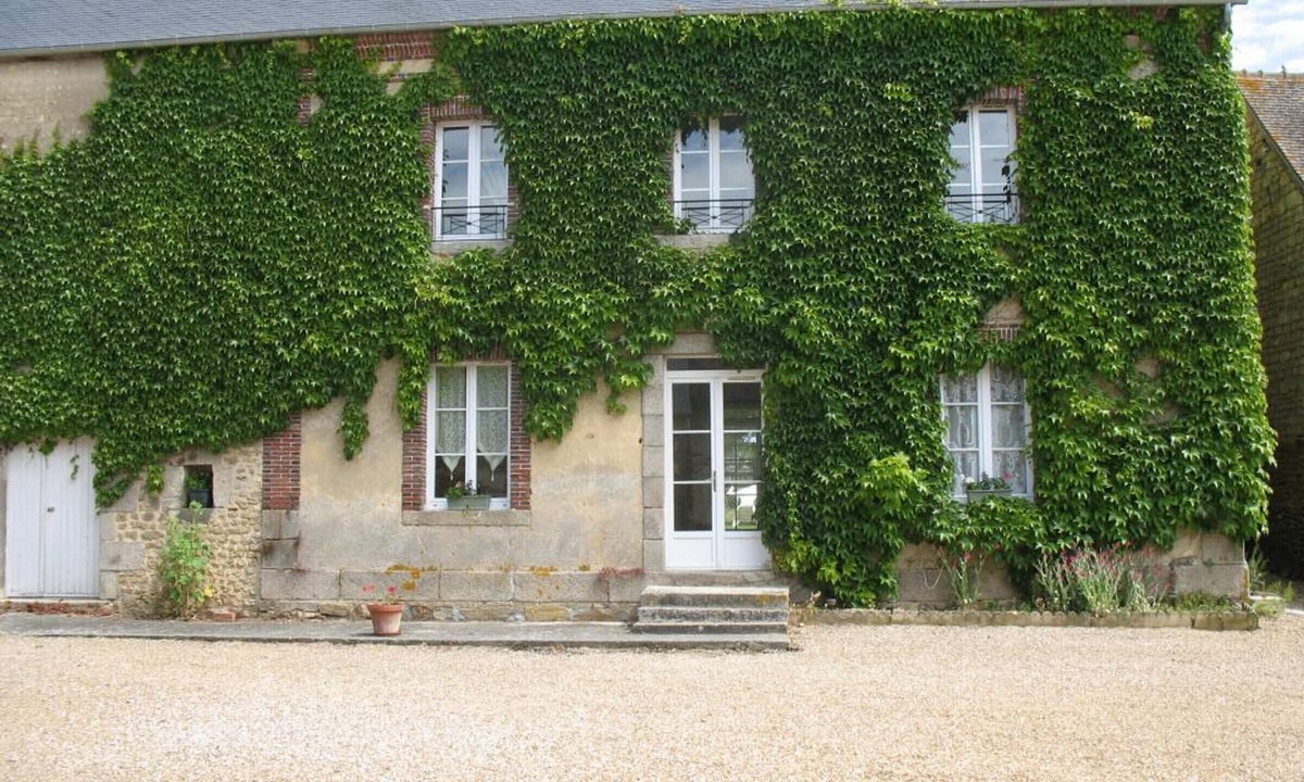 Bures Cottage | Bures House with Garden and Wifi