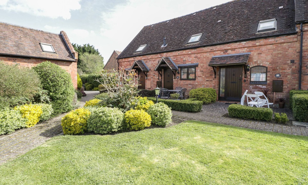 Ardens Grafton Cottage | Burford Cottage