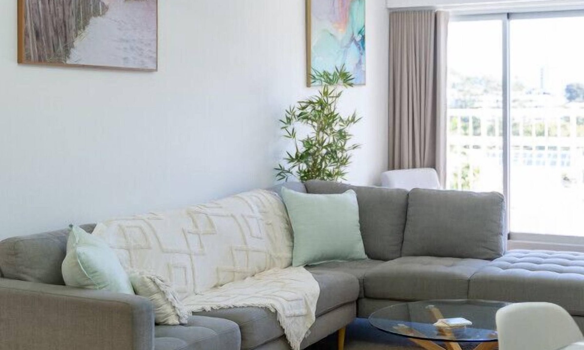 Burleigh Heads Apartment | Burleigh Point Beach Vibes Stylish and Modern