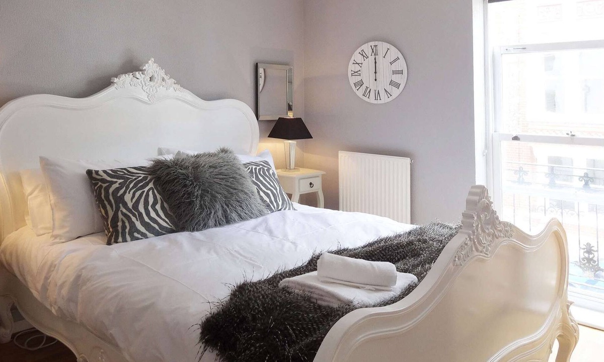 Kemptown Apartment | Burlington Beach Apartment