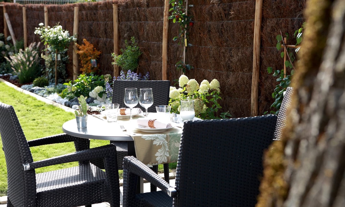 Rouvres-en-Xaintois Hotel | Burnel et la Clé des Champs