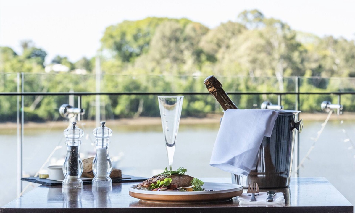 Bundaberg Central Hotel | Burnett Riverside Hotel