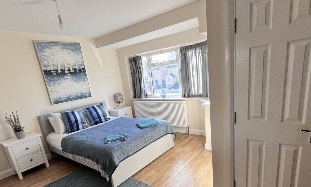 Slough House | Burnham/Slough Spacious Four Bedroom House