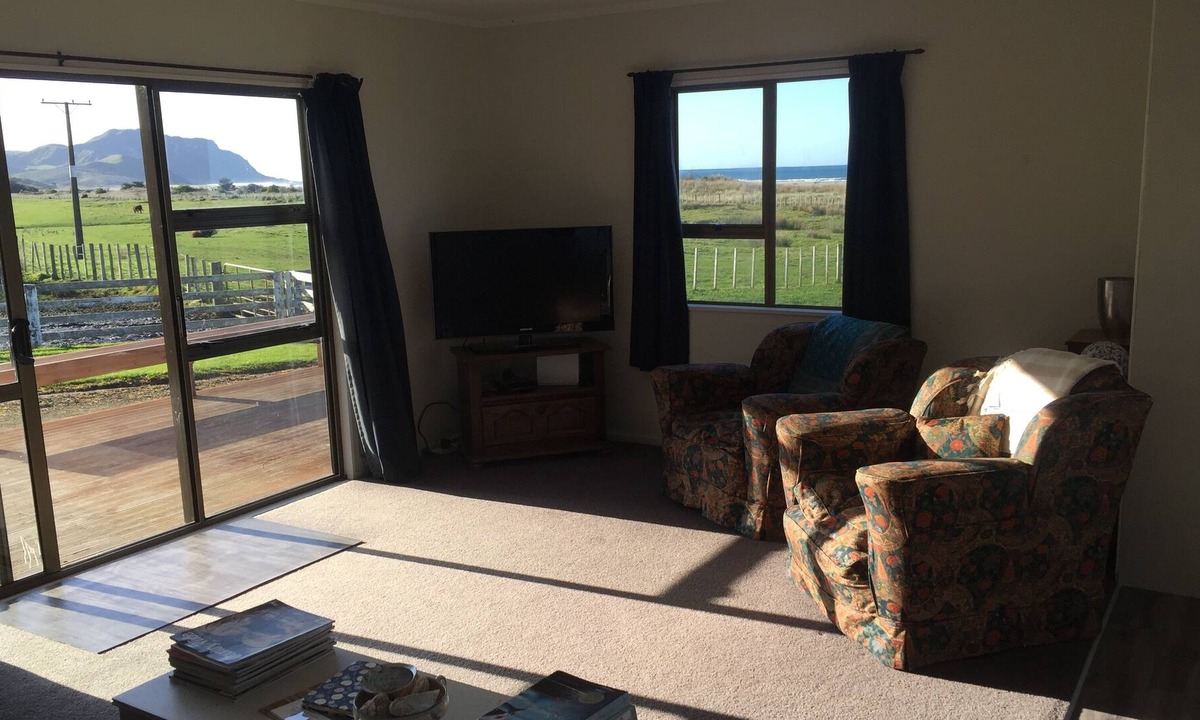 Herbertville Cottage | Burnview Station Beach Cottage