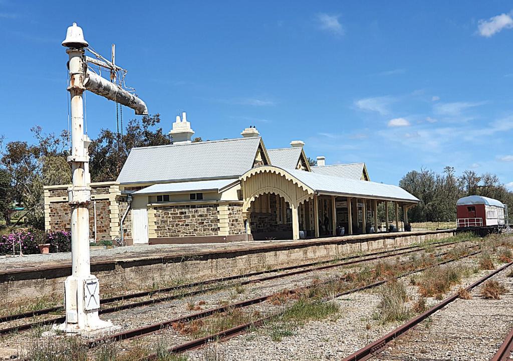 Burra House | Burra Railway Station BnB
