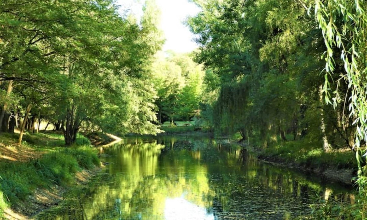 Thury House | Bus Cosy Insolite