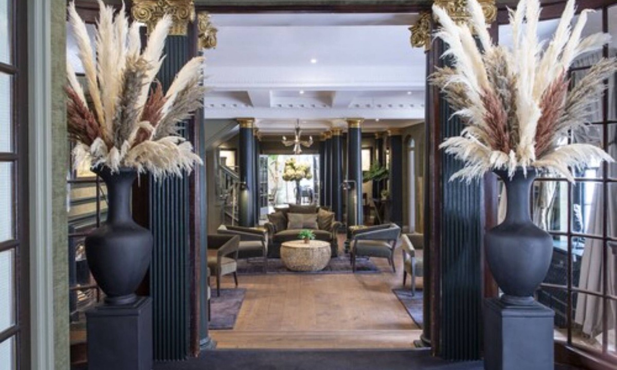 Farnham Hotel | Bush Hotel Farnham
