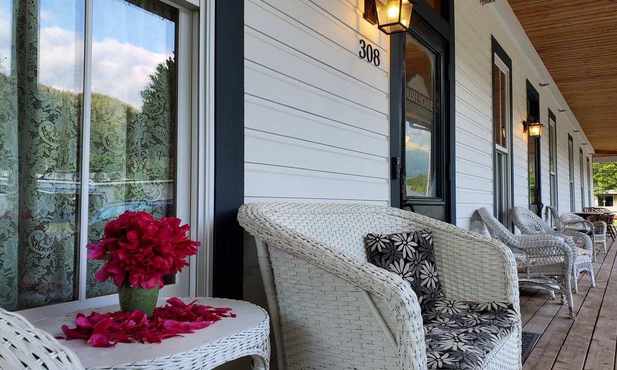 Index House | Bush House Inn