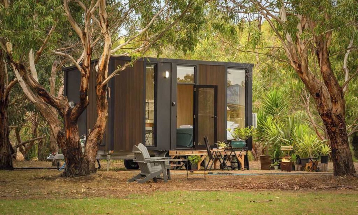 Bolwarra House | Bush Serenity by the Sea by Tiny Away