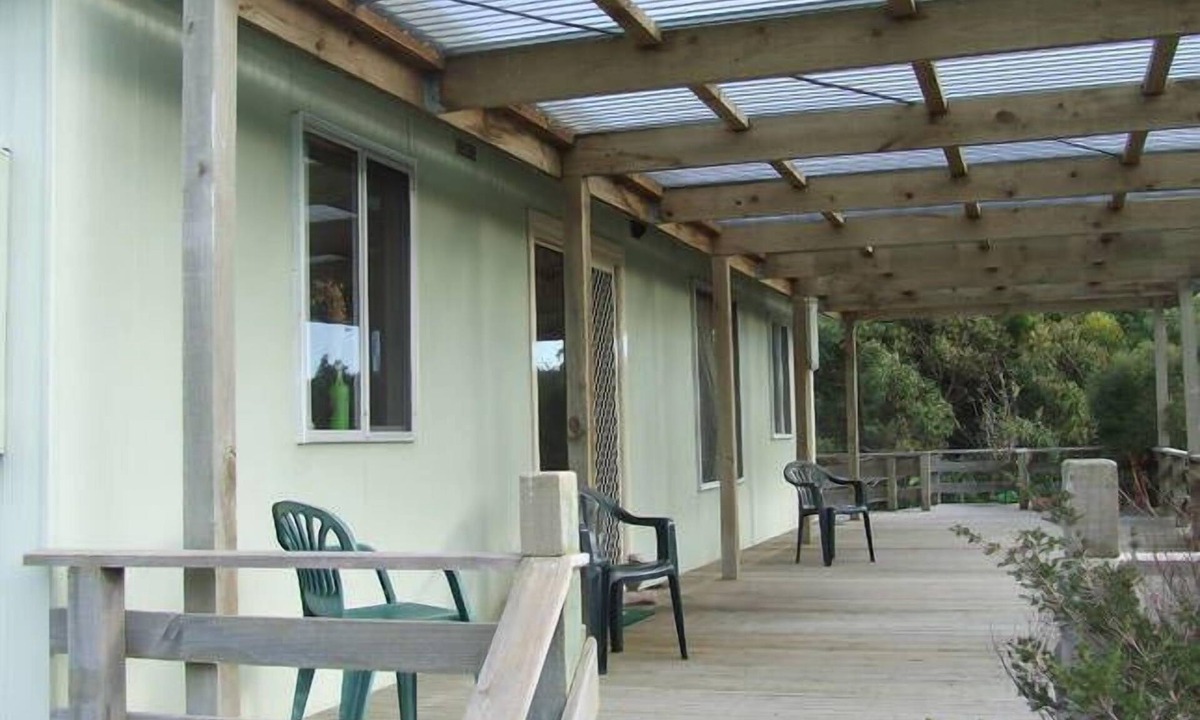 Portland West Cottage | Bushland Retreat - experience nature