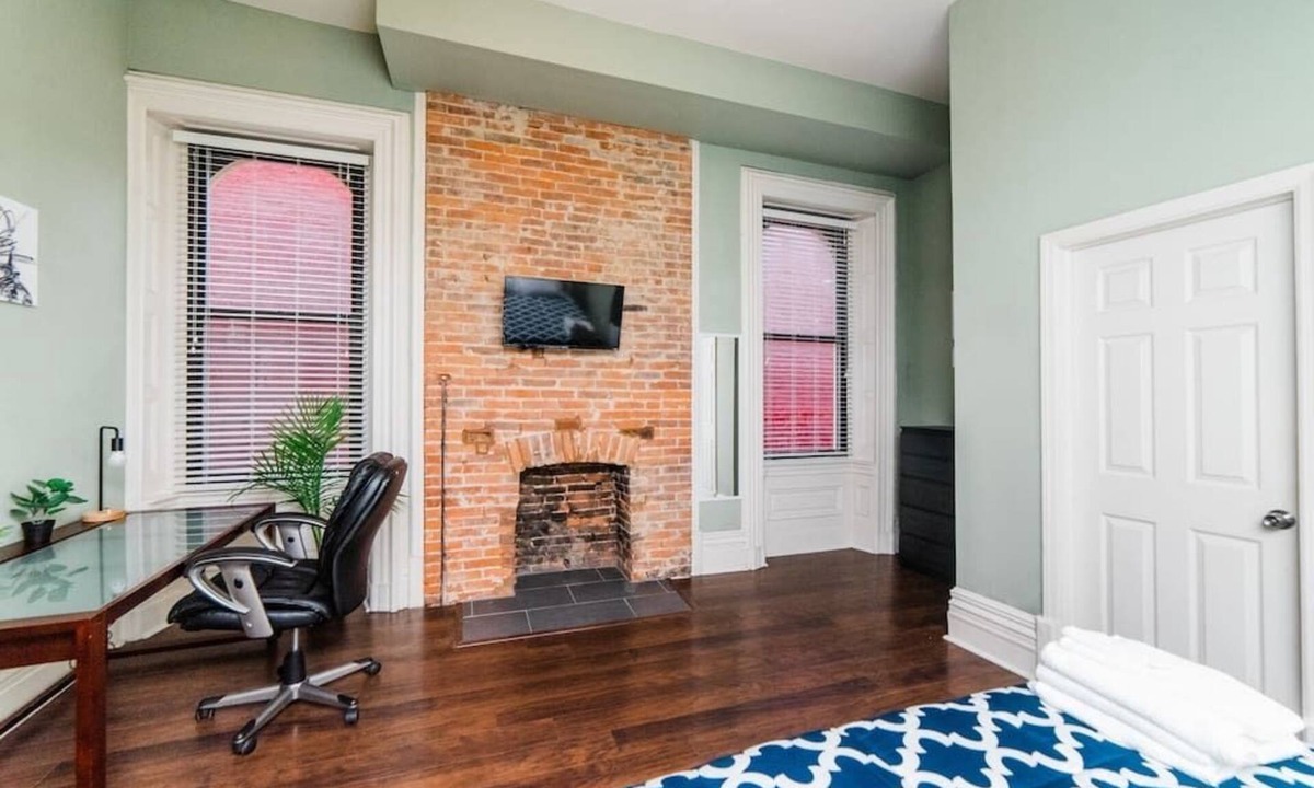 Allegheny-West Apartment | Business Suite - Walkable Entertainment