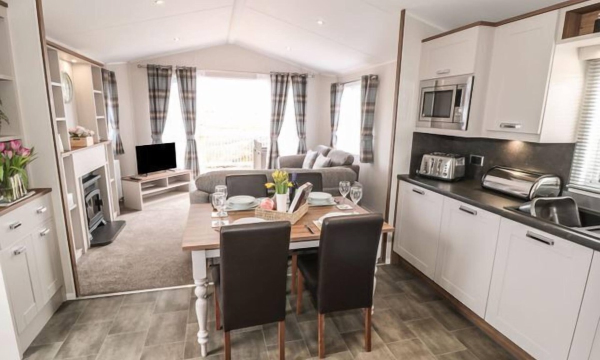 Runswick Bay Cottage | Buttercup Lodge