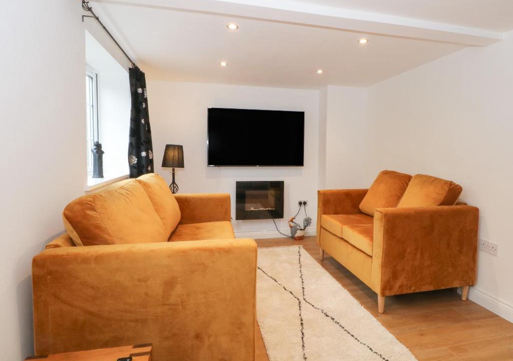 Rawtenstall House | Butterfly Cottage