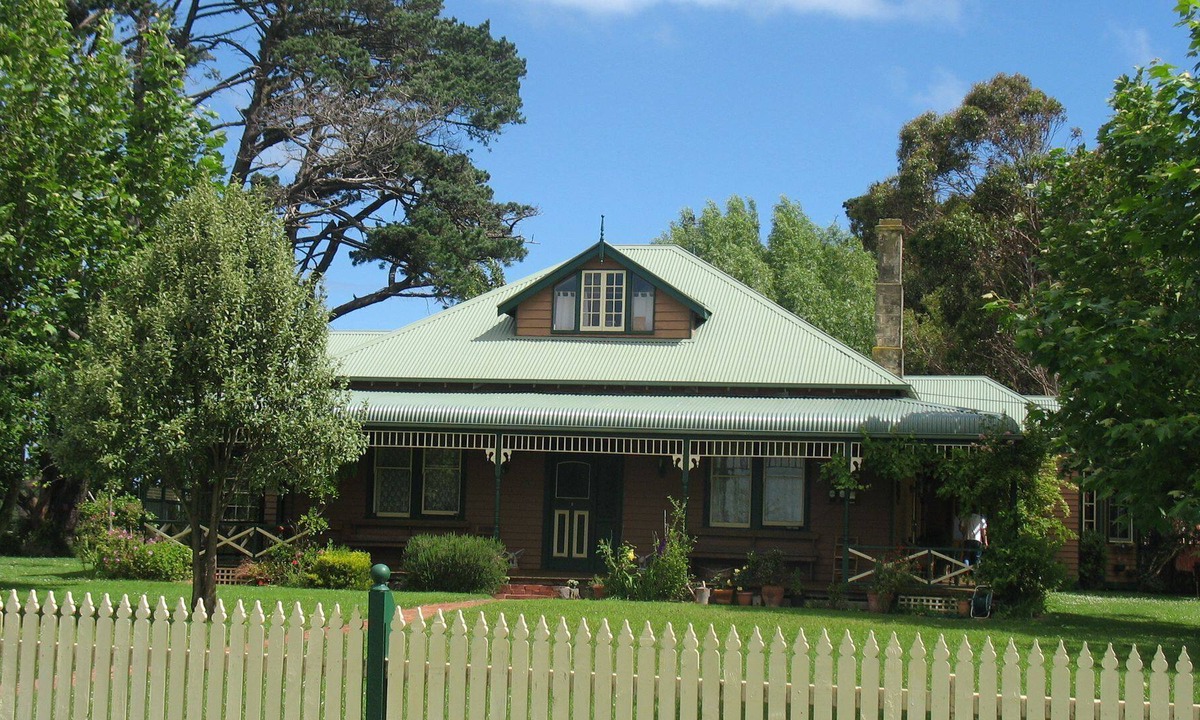 Nirranda House | Butterfly Farm Bed and Breakfast