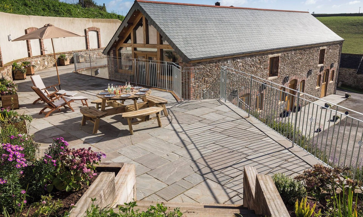 Bugford Cottage | BUTTERWELL BARN, pet friendly, luxury holiday cottage in Dartmouth