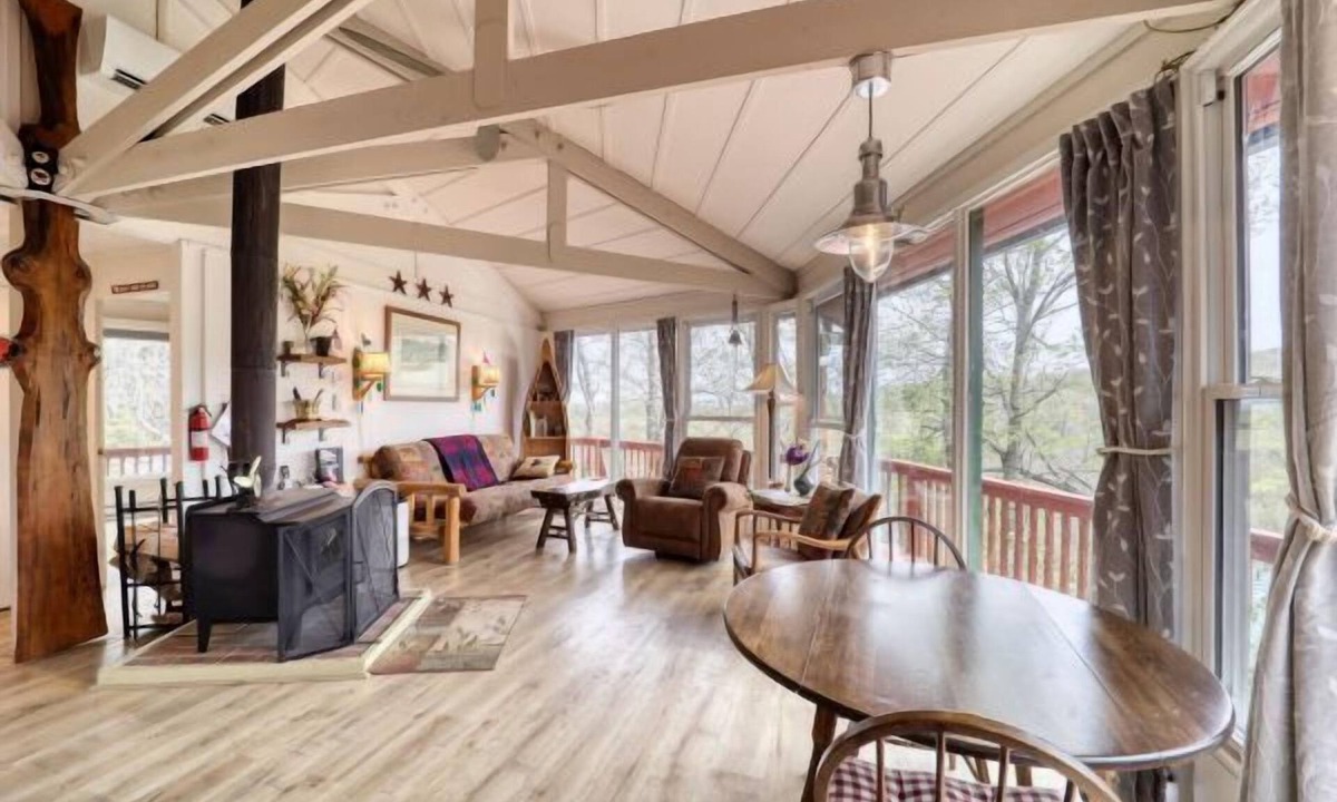 Beech Mountain Ski Chalet | BW-7 Discounted Concert Packages! Mountain Treehouse Authentic Roundhouse