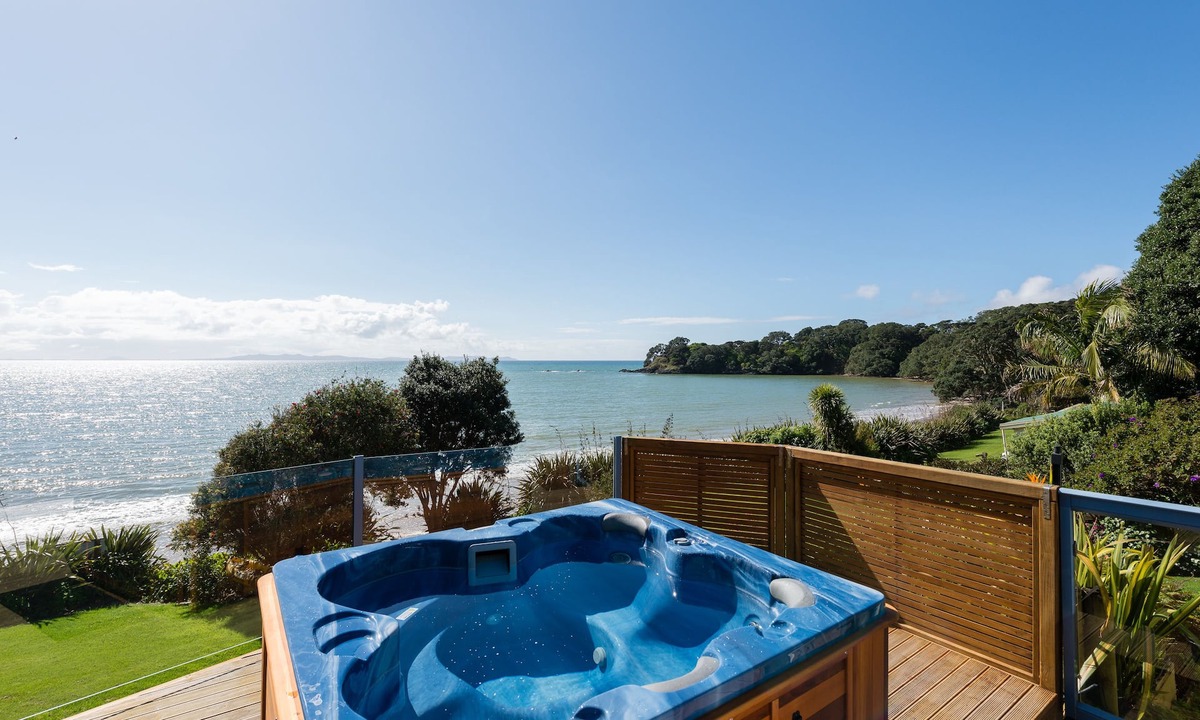 Coopers Beach Apartment | By the Bay Beachfront Apartments