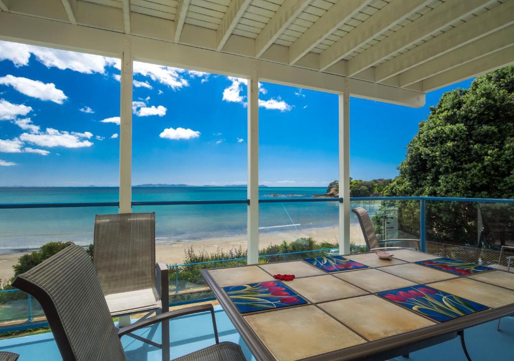Coopers Beach Apartment | By the Bay Beachfront Apartments
