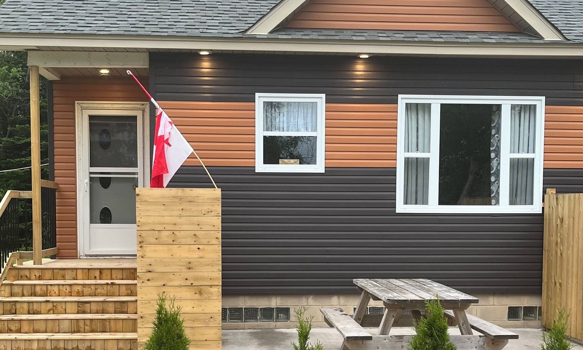 Deer Lake Apartment | By the Beach - Unit A