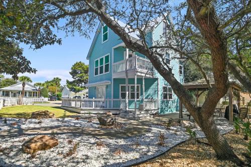 Clipper Cove House | By the Ocean Blue