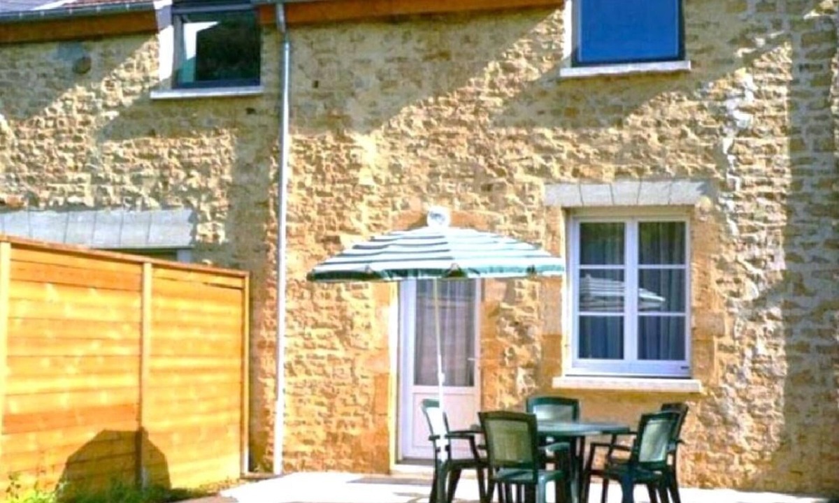 Douzy House | BY THE RIVER